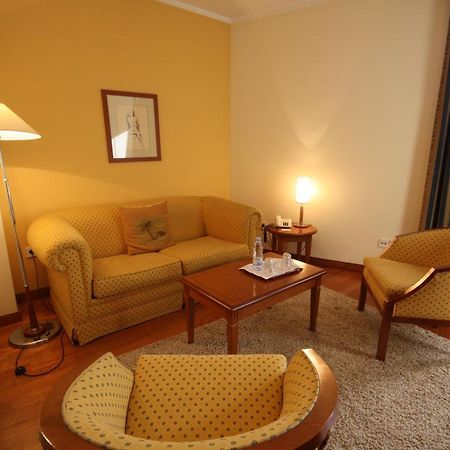 Hotel Central Parque Maía Екстериор снимка